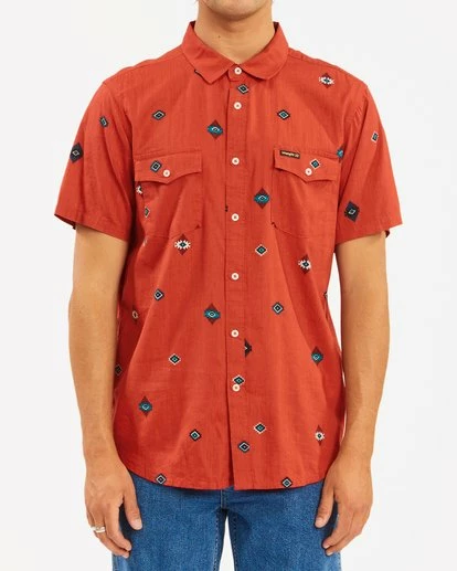BILLABONG Wrangler Distant Land Short Sleeve Shirt CRIMSON 1 BILLABONG Wrangler Distant Land Short Sleeve Shirt CRIMSON