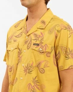 BILLABONG Wrangler Hazy Paisley Vacay Short Sleeve Shirt SUNRISE 11 BILLABONG Wrangler Hazy Paisley Vacay Short Sleeve Shirt SUNRISE -Mens Accessories Sales 2022 abywt00140 billabongw srs dtl1 1