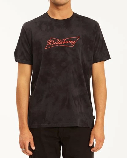 BILLABONG Budweiser Bow Tie-Dye Short Sleeve T-Shirt BLACK 1 BILLABONG Budweiser Bow Tie-Dye Short Sleeve T-Shirt BLACK